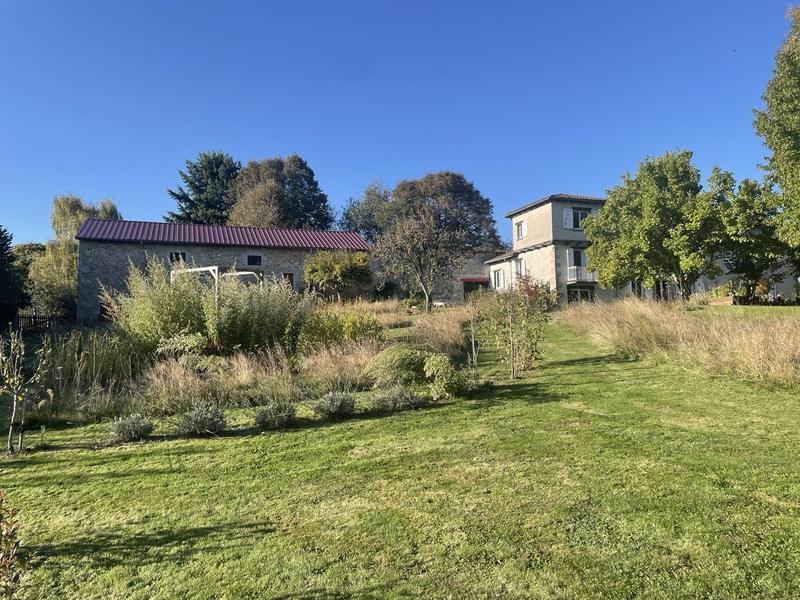 Maison - 240 m² - 11 pièces