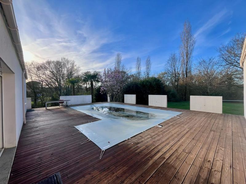 Maison traditionnelle - 165 m² - 6 pièces