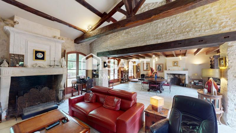 Maison - 327 m² - 9 pièces