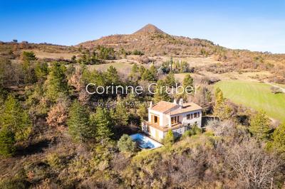 Maison - 94 m² - 5 pièces