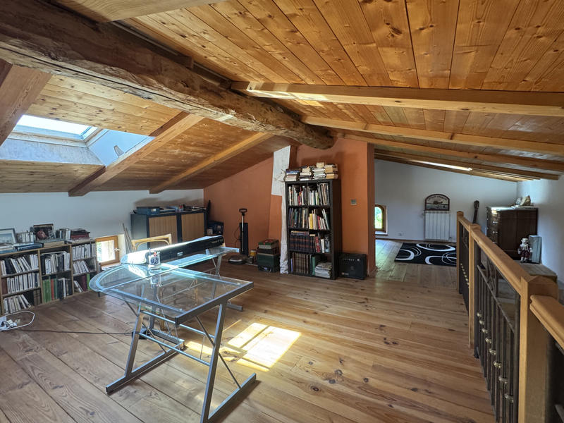 Maison - 325 m² - 11 pièces