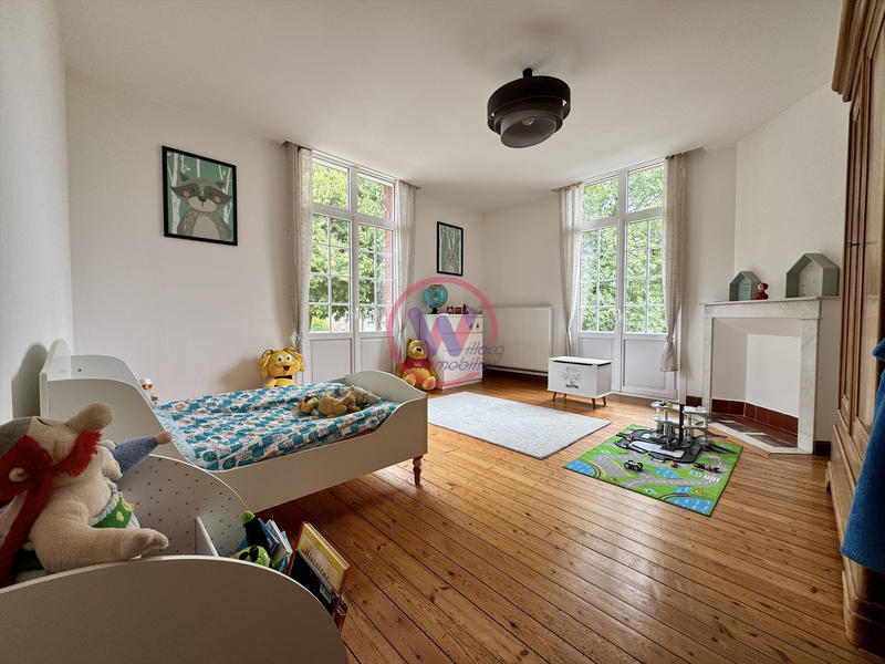 Maison - 237 m² - 7 pièces