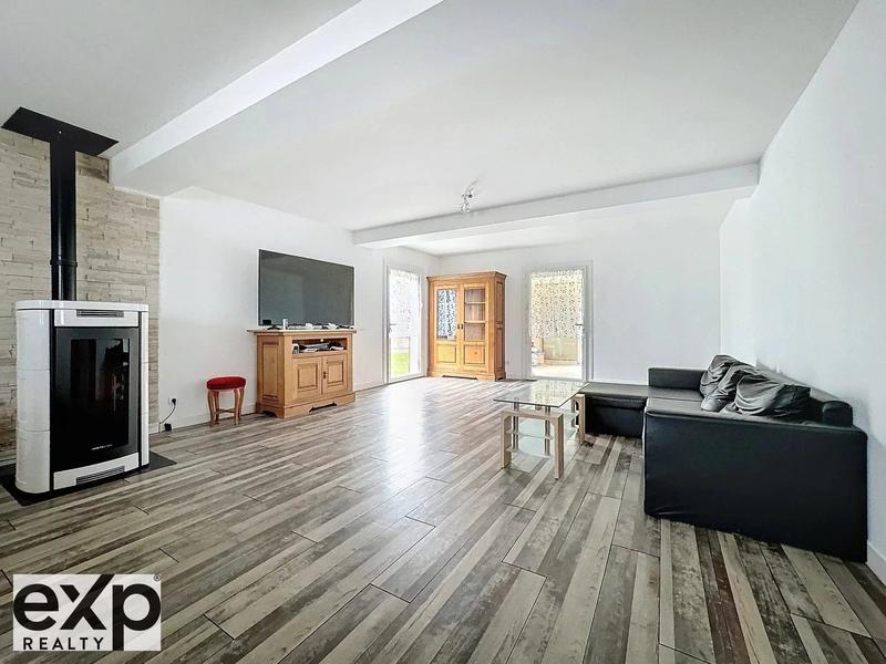 Maison - 218 m² - 6 pièces