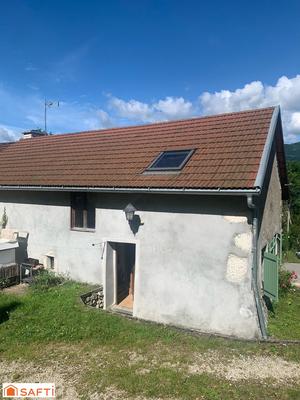 Maison - 135 m² - 9 pièces