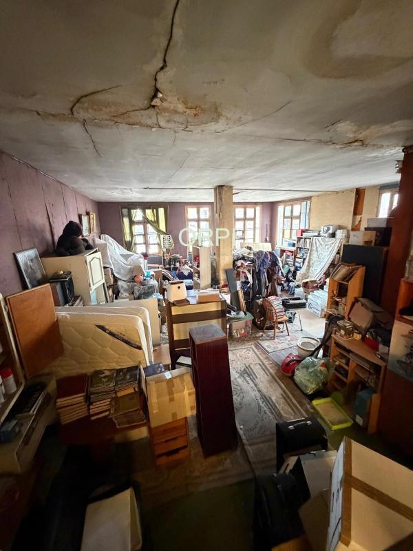 Maison - 221 m² - 5 pièces