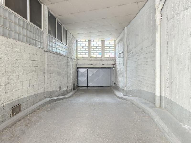 Parking / Garage - 1 m²
