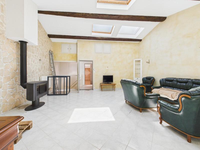 Maison - 195 m² - 8 pièces