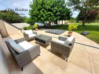 Maison - 180 m² - 8 pièces