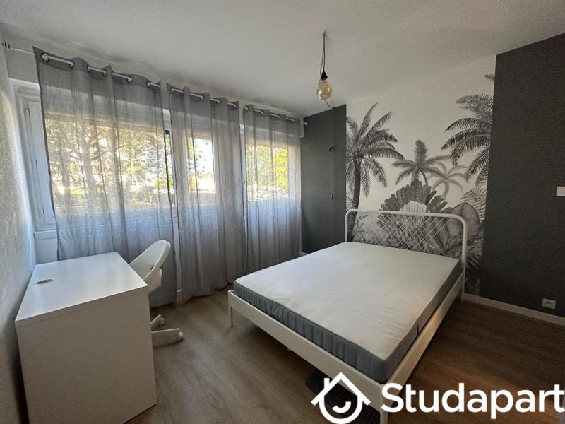 Chambre - 13 m² - 1 pièce