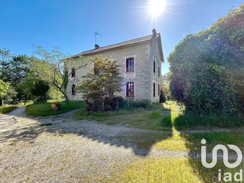 Maison - 375 m² - 10 pièces