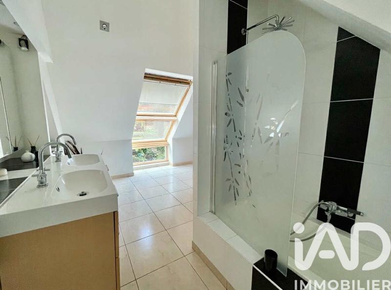 Maison - 254 m² - 7 pièces