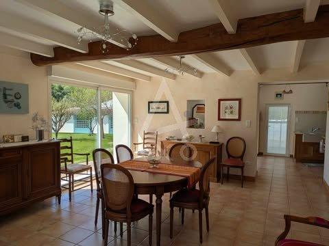 Maison de maîtres - 280 m² - 8 pièces