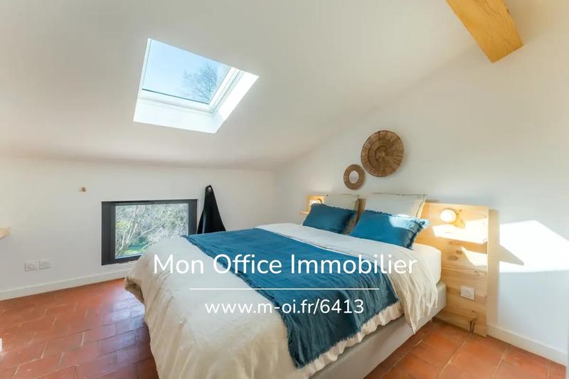 Maison - 280 m² - 8 pièces