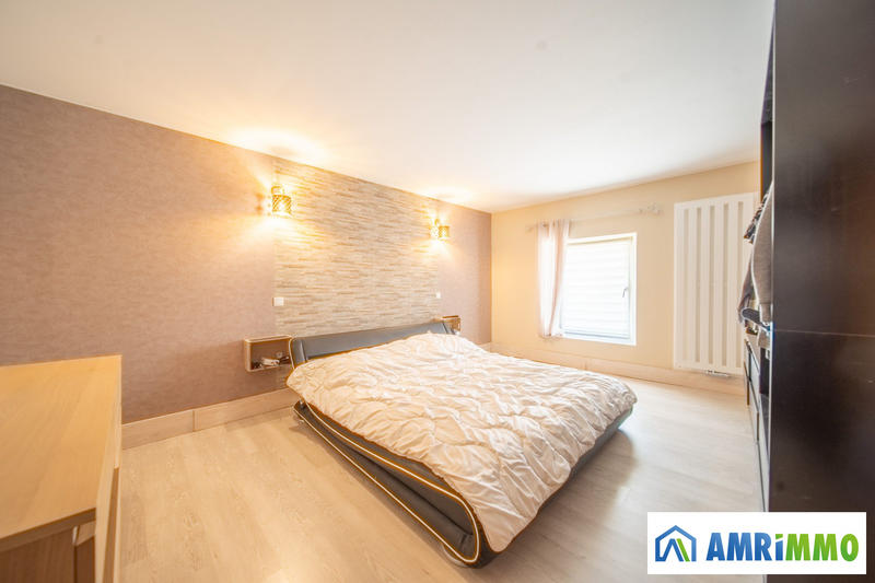 Maison - 200 m² - 7 pièces