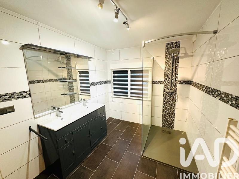 Maison - 320 m² - 10 pièces