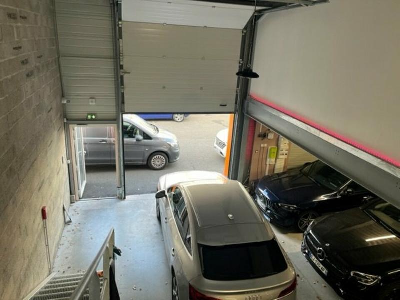 Local d'activité / Entrepôt - 258 m²