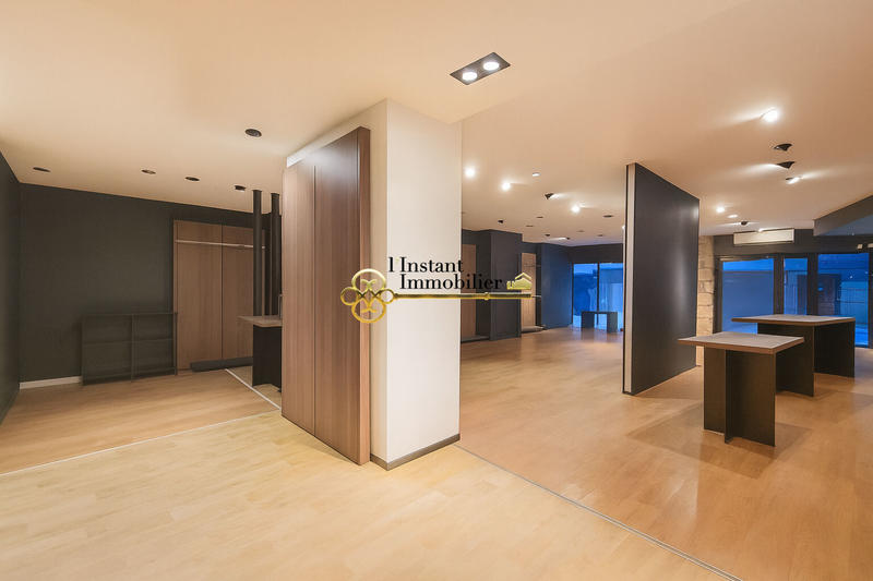 Local d'activités - 176 m²