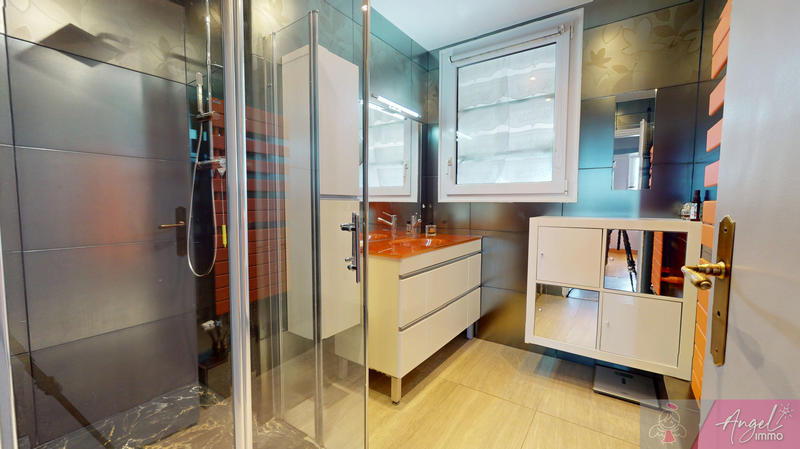 Maison - 165 m² - 8 pièces