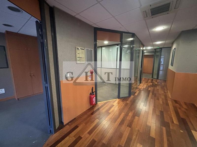 Local commercial - 284 m²