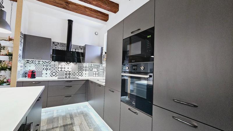 Appartement - 111 m² - 5 pièces