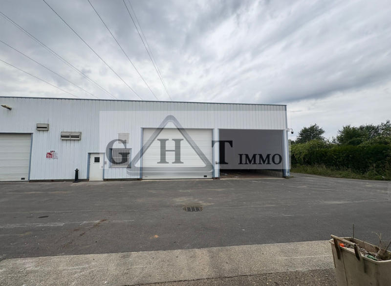 Entrepôt - 6 699 m²