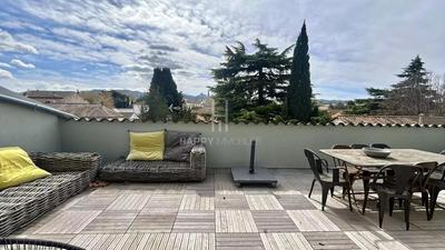 Duplex - 211 m² - 6 pièces