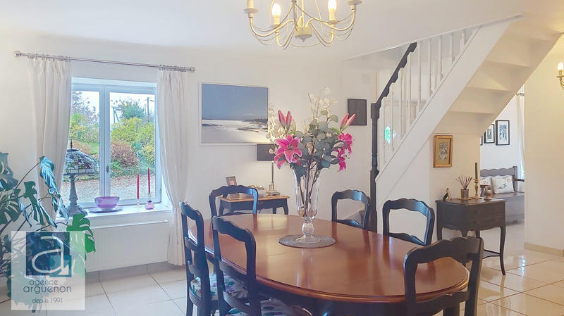 Maison - 230 m² - 8 pièces