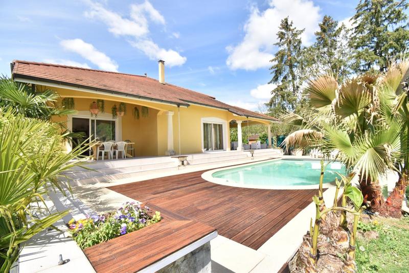 Villa - 240 m² - 6 pièces