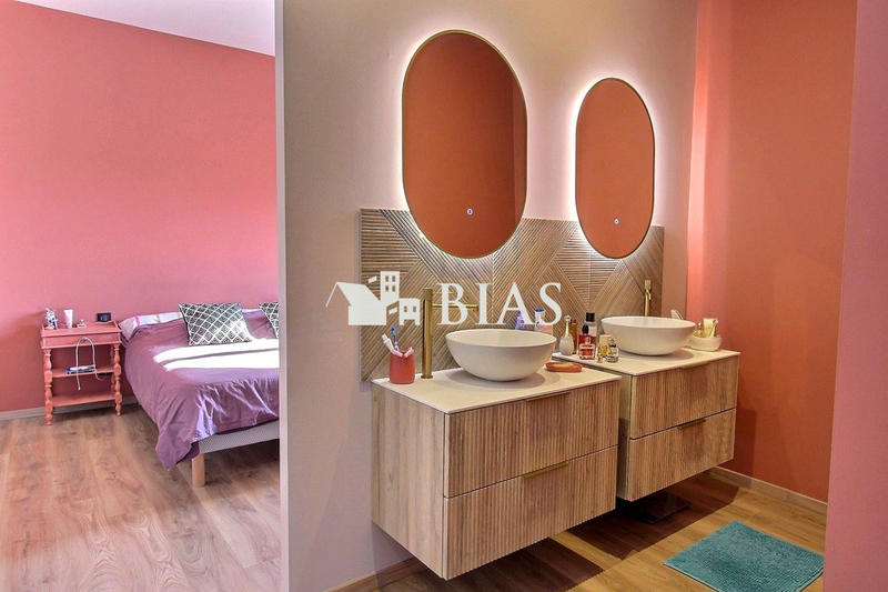 Maison - 272 m² - 7 pièces