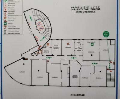 Local d'activités - 390 m² - 12 pièces