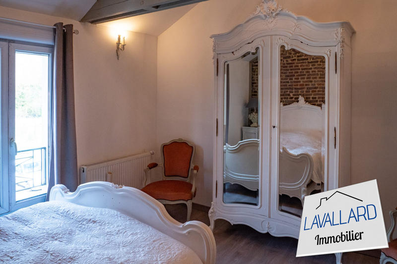 Maison - 205 m² - 9 pièces