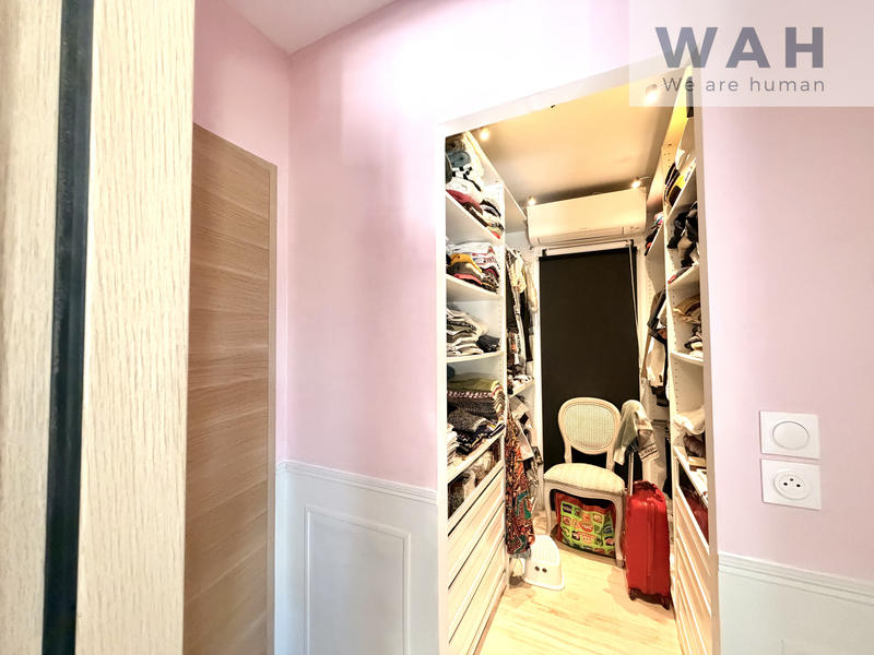 Maison - 218 m² - 5 pièces