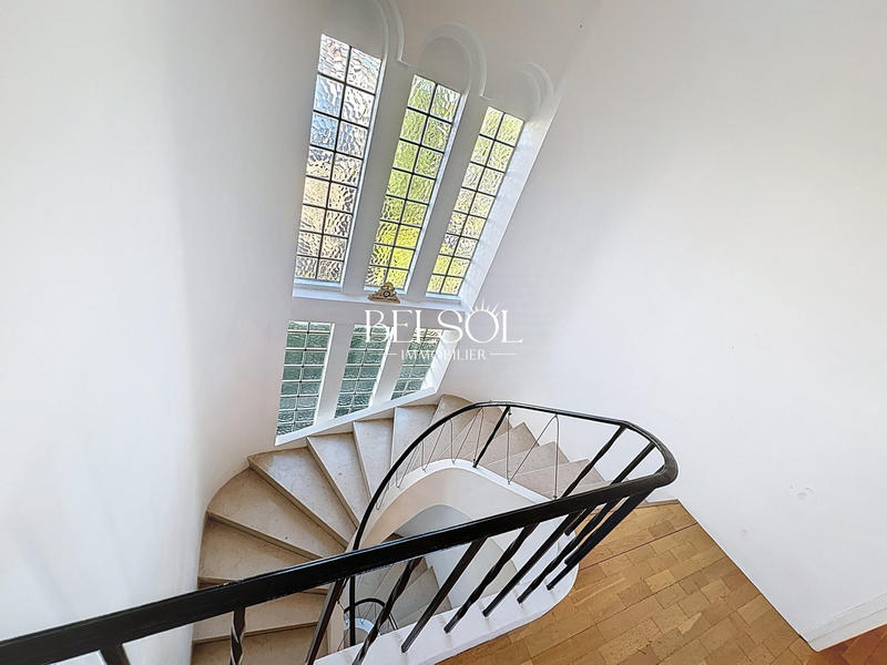 Villa - 220 m² - 5 pièces