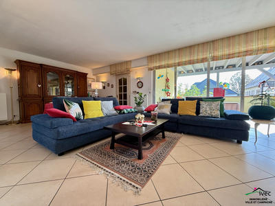 Maison - 213 m² - 7 pièces