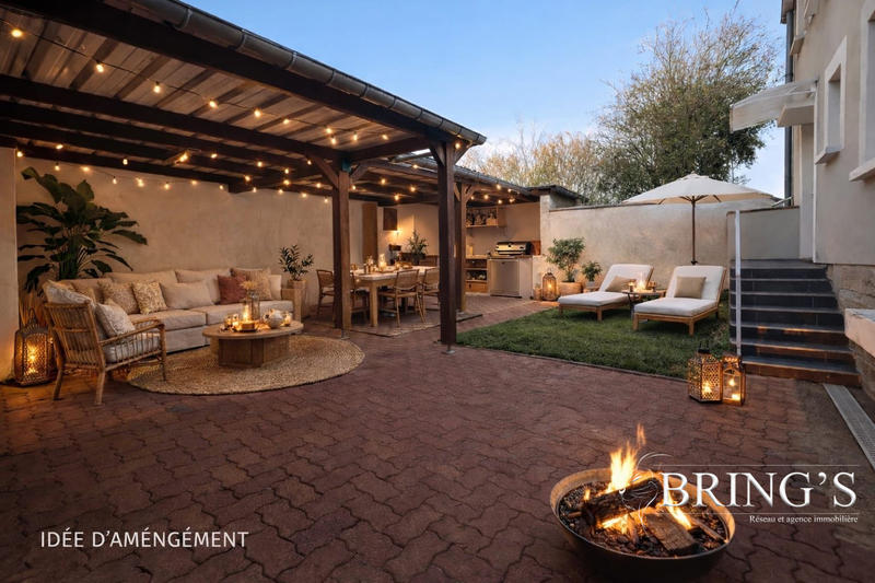 Maison - 221 m² - 8 pièces