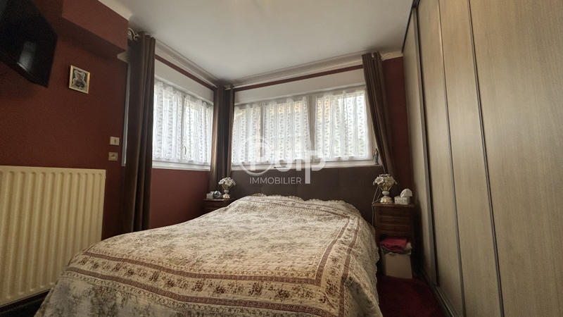 Pavillon - 130 m² - 6 pièces