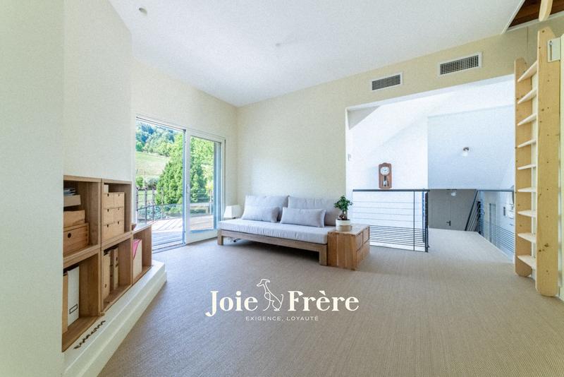 Maison ancienne - 221 m² - 8 pièces