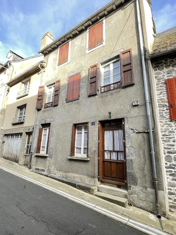 Maison - 114 m² - 8 pièces