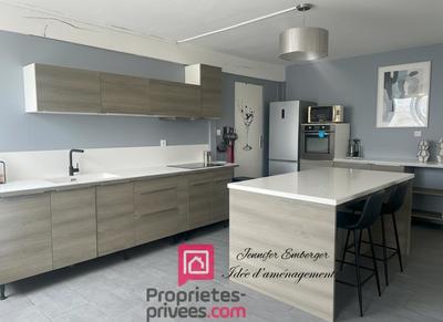 Maison - 215 m² - 7 pièces