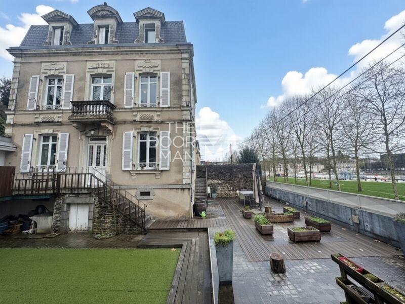 Maison bourgeoise - 144 m² - 9 pièces