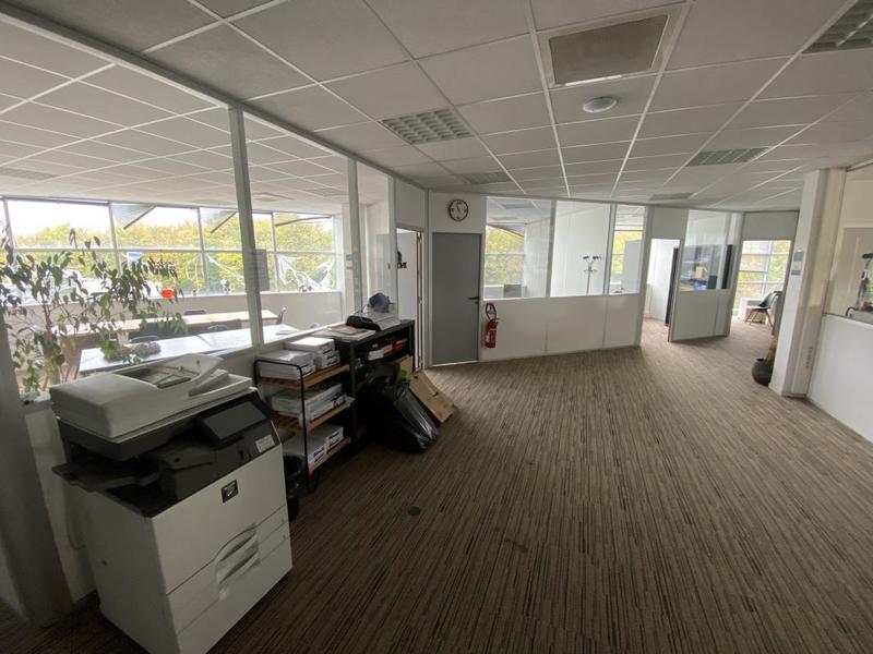 Bureau - 860 m²