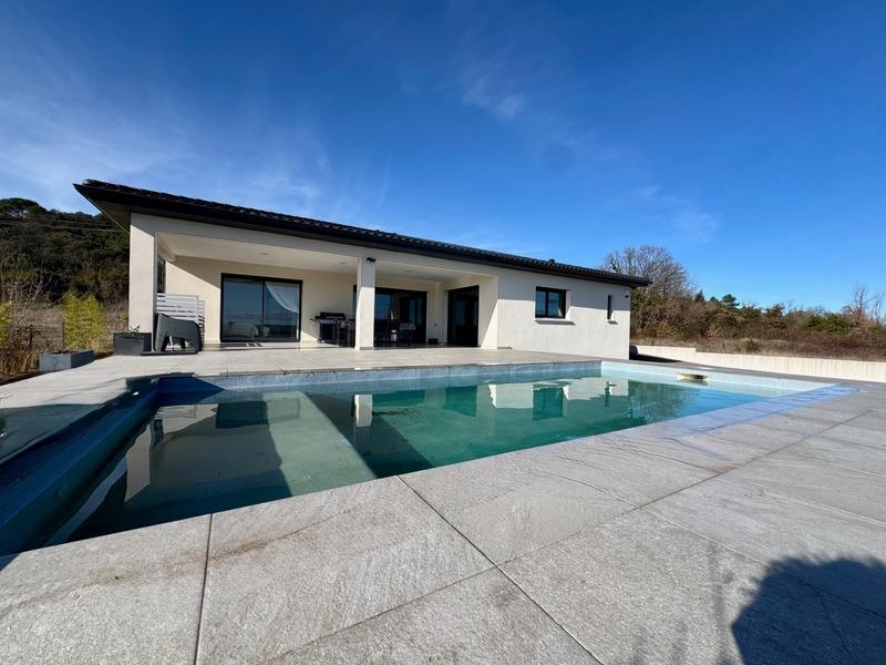 Maison - 185 m² - 7 pièces