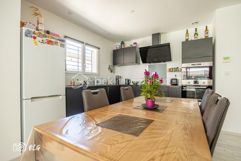 Maison - 97 m² - 5 pièces