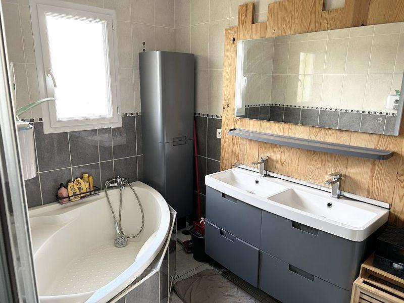 Maison traditionnelle - 105 m² - 4 pièces