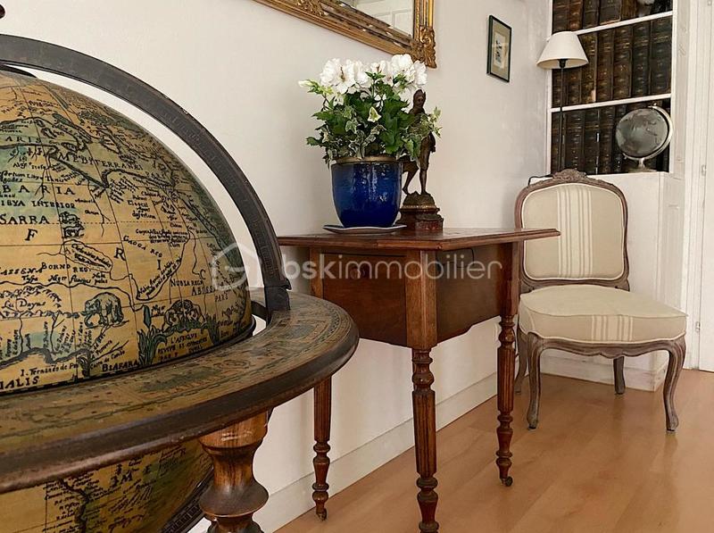 Maison - 215 m² - 8 pièces