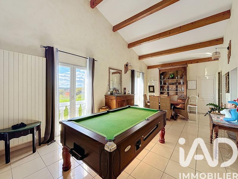 Maison - 240 m² - 5 pièces