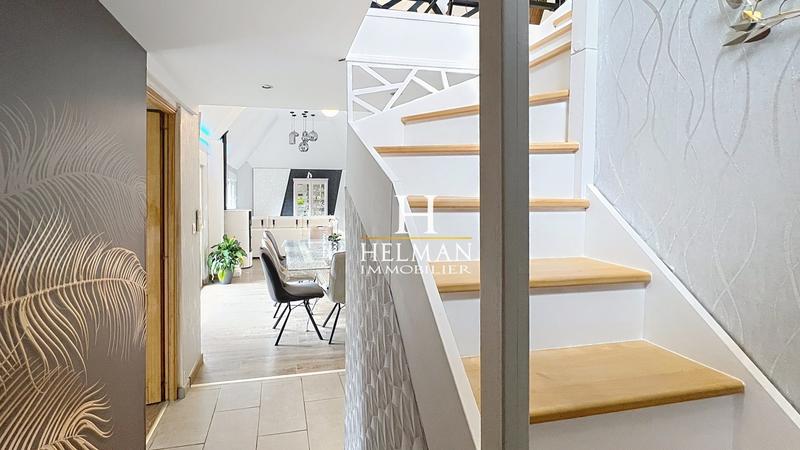 Maison - 201 m² - 6 pièces