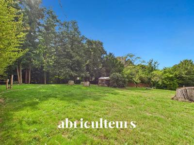 Terrain constructible - 1 572 m²