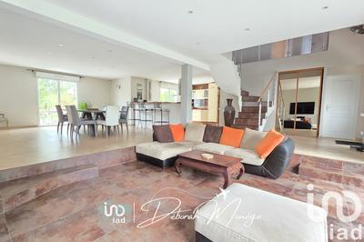 Maison - 195 m² - 8 pièces