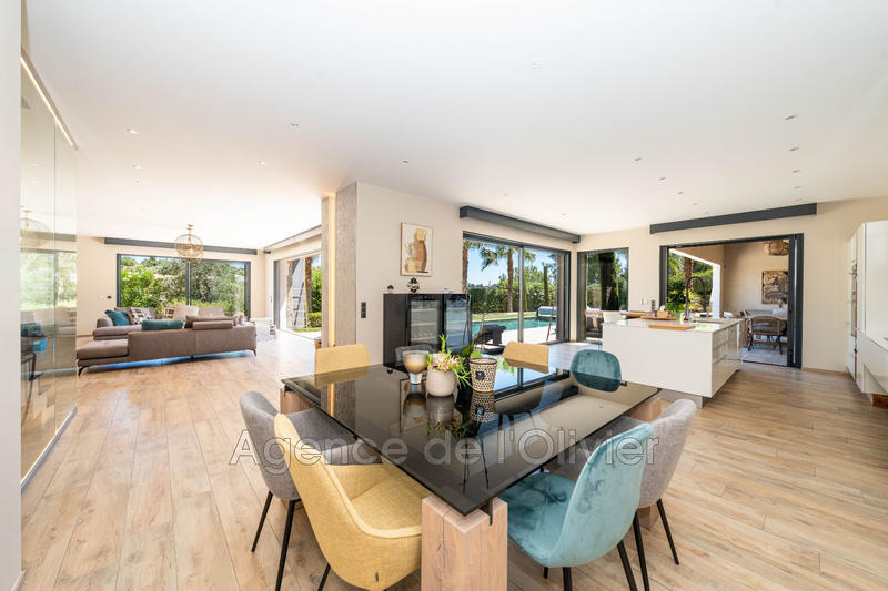 Villa - 309 m² - 6 pièces